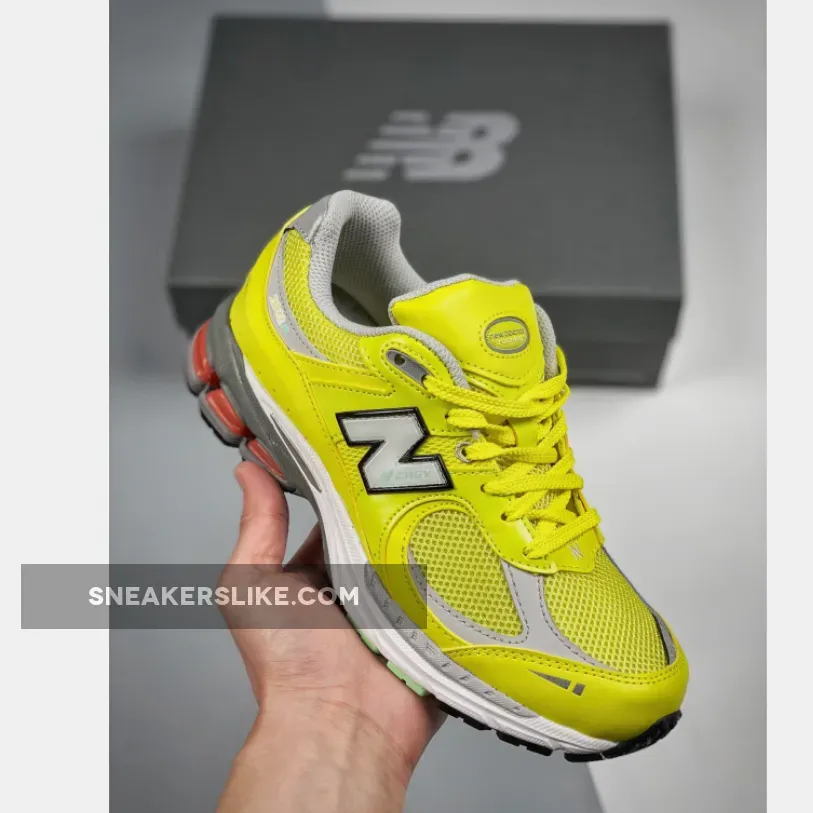 New Balance 2002R Yellow Lime For Womens M2002RLC / yellow new balance