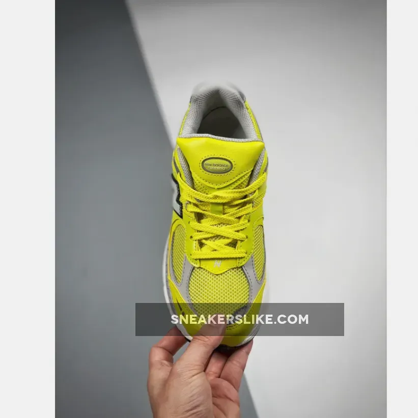 New Balance 2002R Yellow Lime For Womens M2002RLC / yellow new balance New Balance 2002R Yellow Lime For Womens M2002RLC / yellow new balance