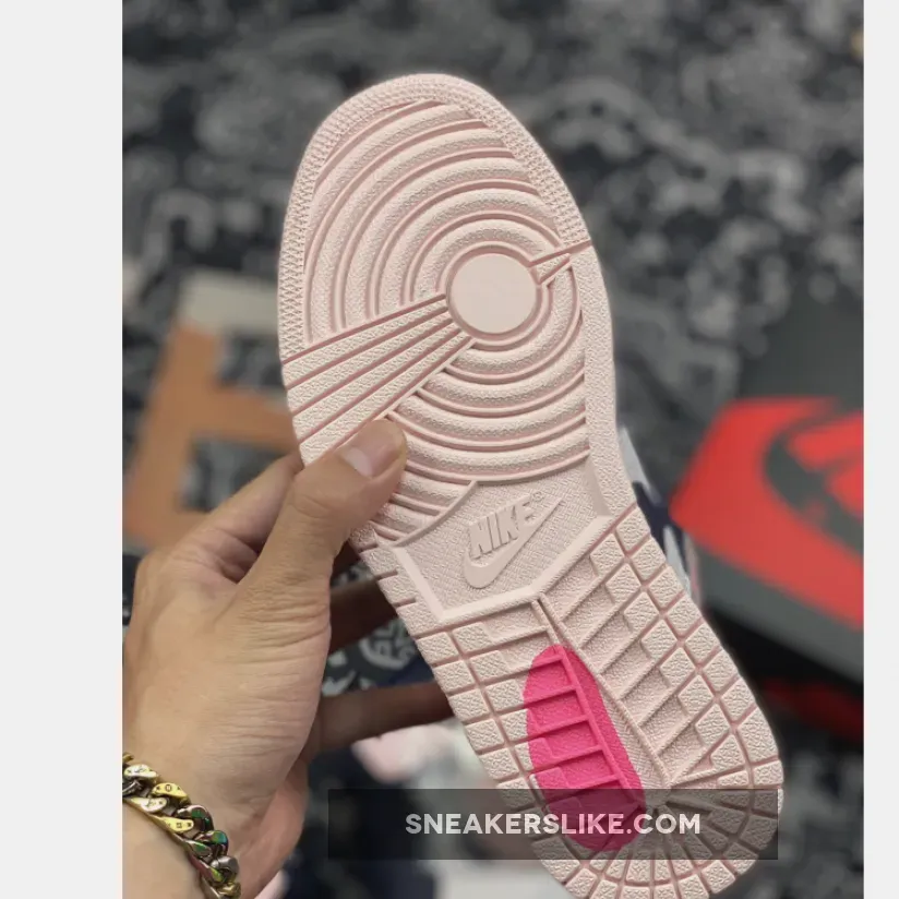 Air Jordan 1 High OG Atmosphere/White-Laser Pink-Obsidian / Air Jordan 4 Pink Rubber