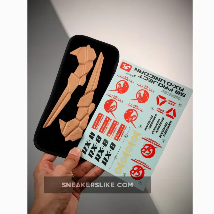 Gundam x Nike SB Dunk High 'Banshee' Thunder Blue/Metallic Gold / nike 02