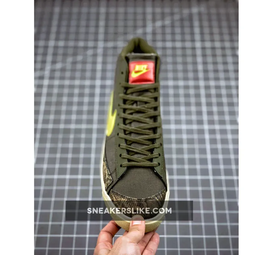 Nike Blazer Mid '77 Medium Olive/Lemon Venom/Fossil / snakeskin nike blazer