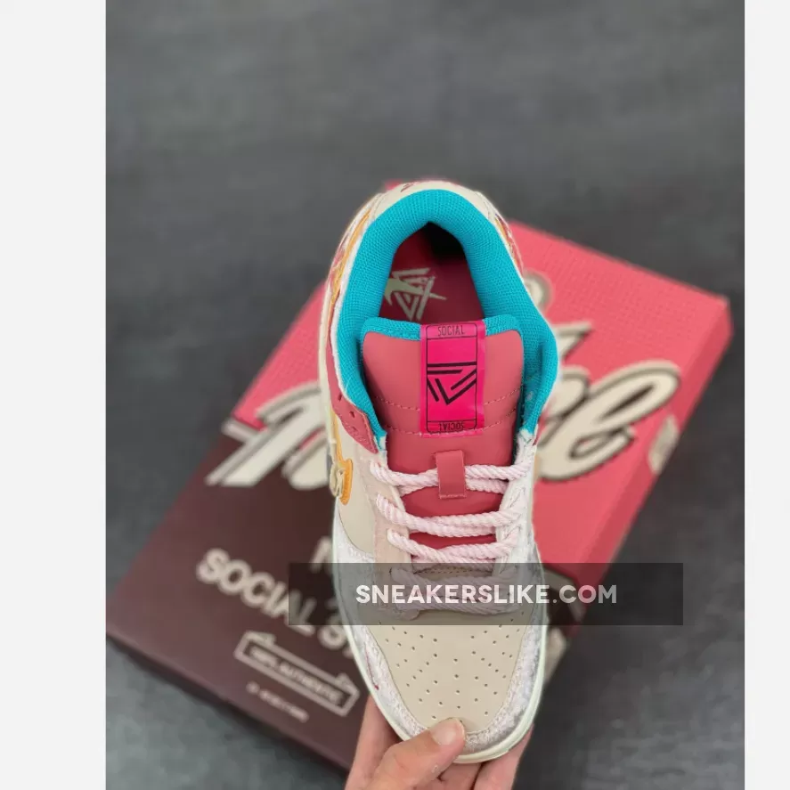 dunk low strawberry milk