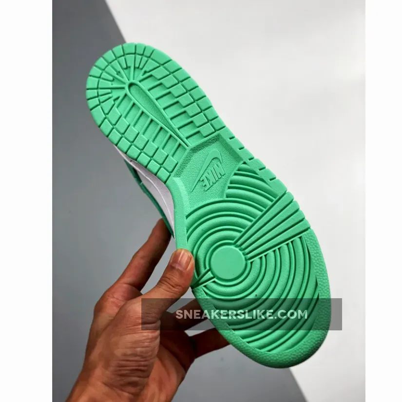 Wmns Nike Dunk Low Green Glow / nike green glow dunk