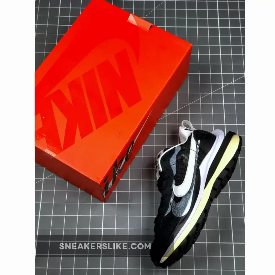 Sacai X Nike Pegasus VaporFly SP Black/White-Pure Platinum Online