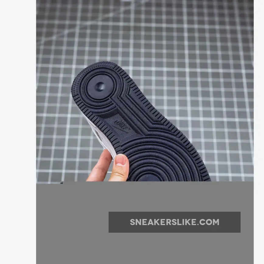 Nike Air Force 1 Low 'Puerto Rico' True White/True White-Obsidian-Comet Red Puerto Rico Nike Af1