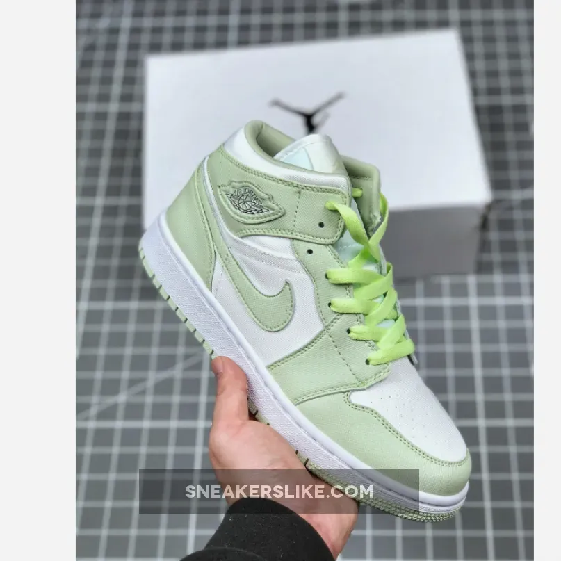 Air Jordan 1 Mid Spruce Aura White WMNS CV5280-103