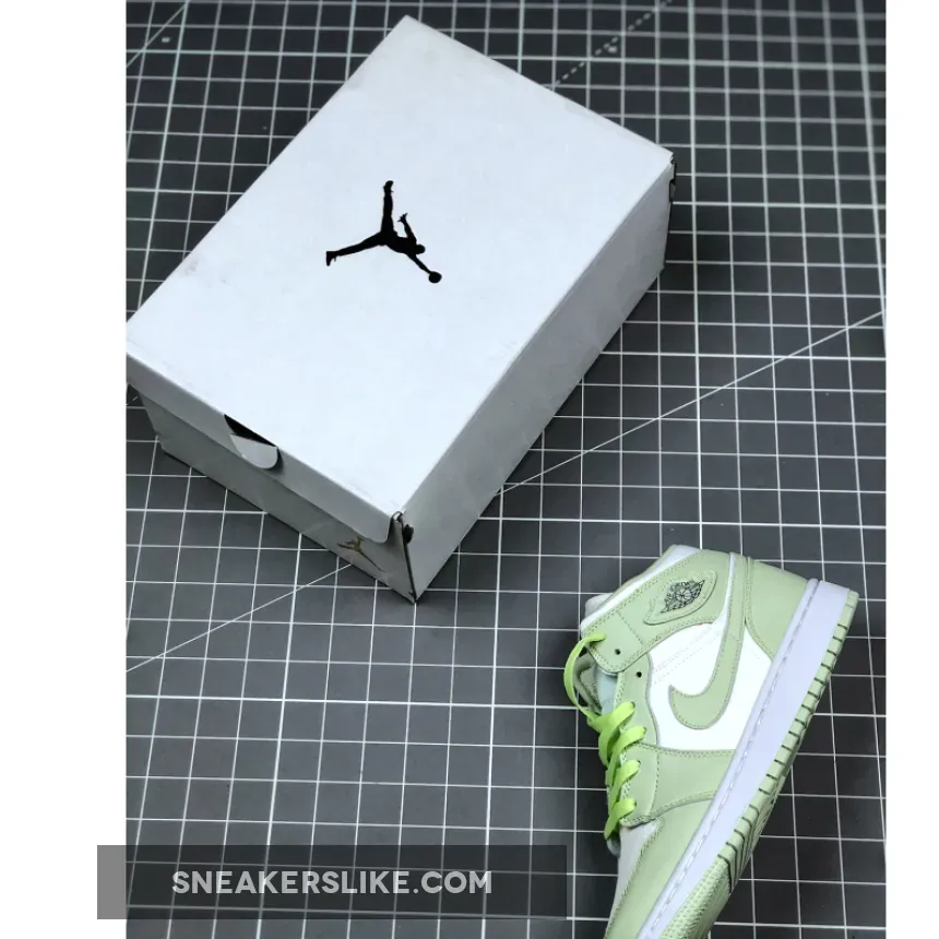 Air Jordan 1 Mid Spruce Aura White WMNS CV5280-103