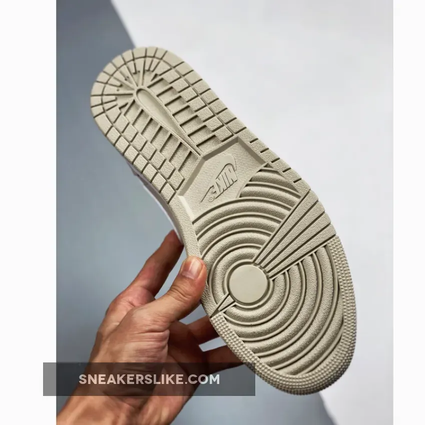 Air Jordan 1 Desert Air Jordan 1 Mid Desert Sand/Black/White