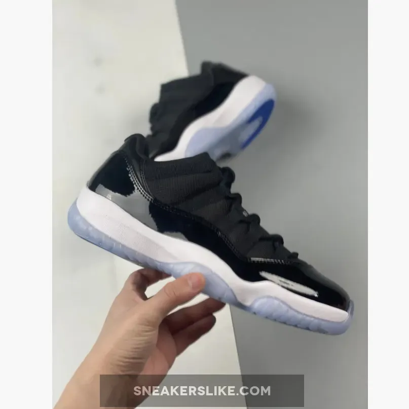 Ultimate buying guide to Air Jordan 11 Low "Space Jam" Ultimate buying guide to Air Jordan 11 Low "Space Jam"