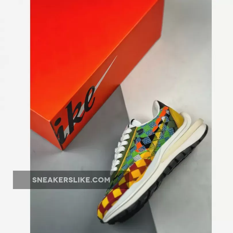 sacai x Nike LDVaporwaffle Mix Low Green Gusto DR5209-300