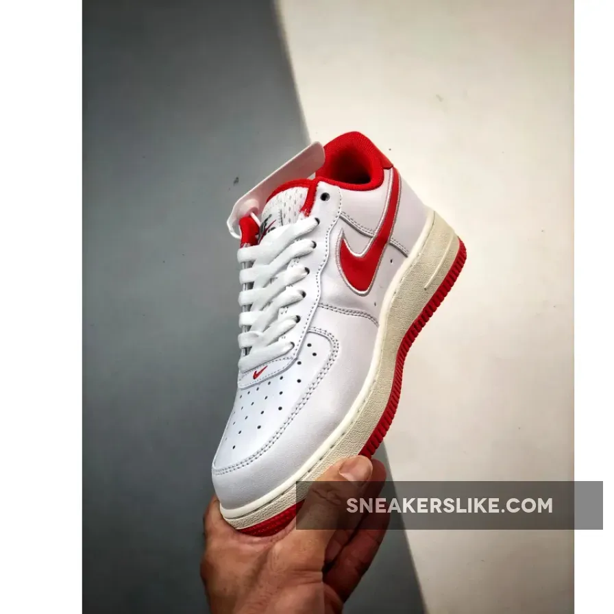 White Nike Uptowns Nike Air Force 1 Low White Red Sail FV0392-101