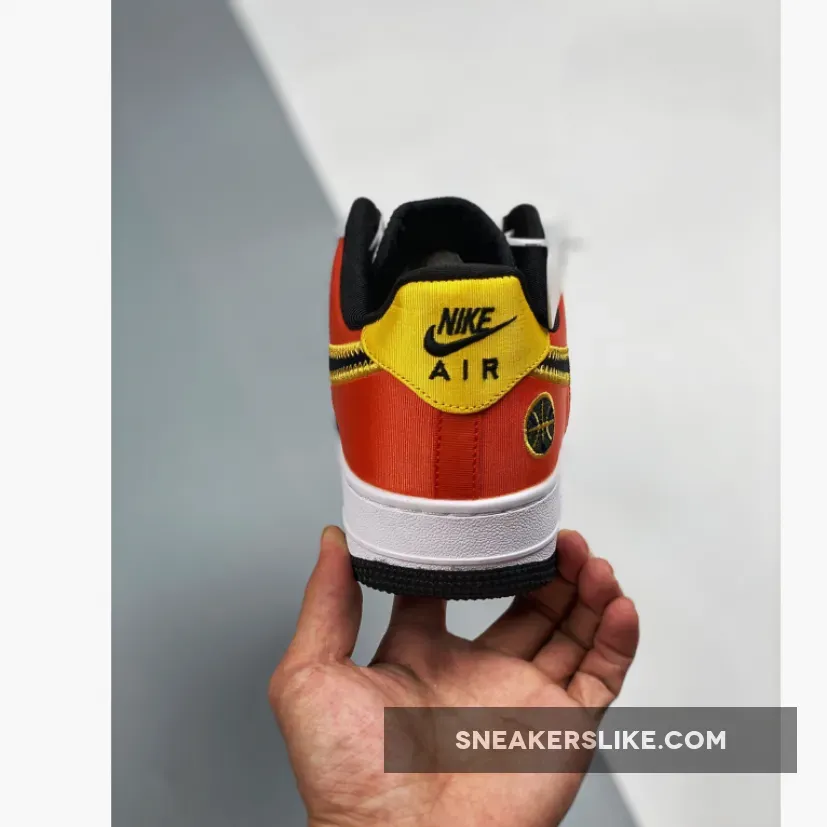Nike Air Force 1 Amarillos / Nike Air Force 1 Low 'Rayguns' White/Black/Orange Flash/Amarillo