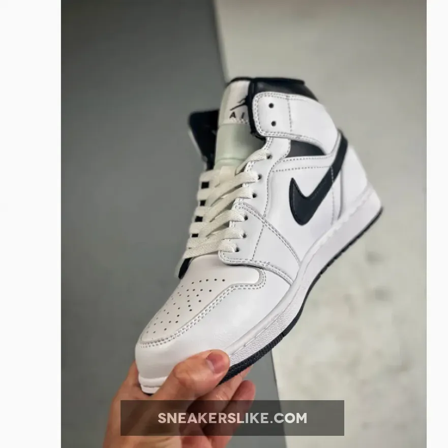 Air Jordan 1 Mid Stromtrooper White/Black Air Jordan 1 Mid Stromtrooper White/Black