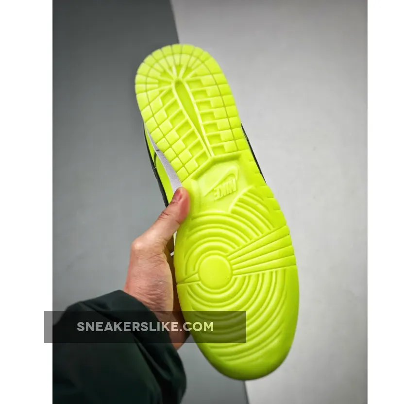 Nike Dunk Low 'Glow in the Dark' Venom Green/Black-Glow FJ4610-702 / paul george glow in the dark dunk