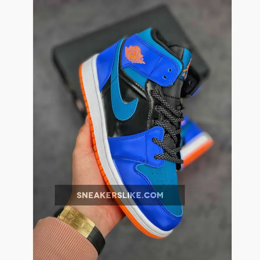 Air Jordan 1 Mid Racer Blue Green Abyss blue and green mids