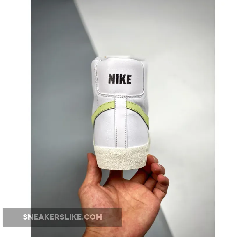 Barely Volt Nike Nike Blazer Mid '77 White/Barely Volt