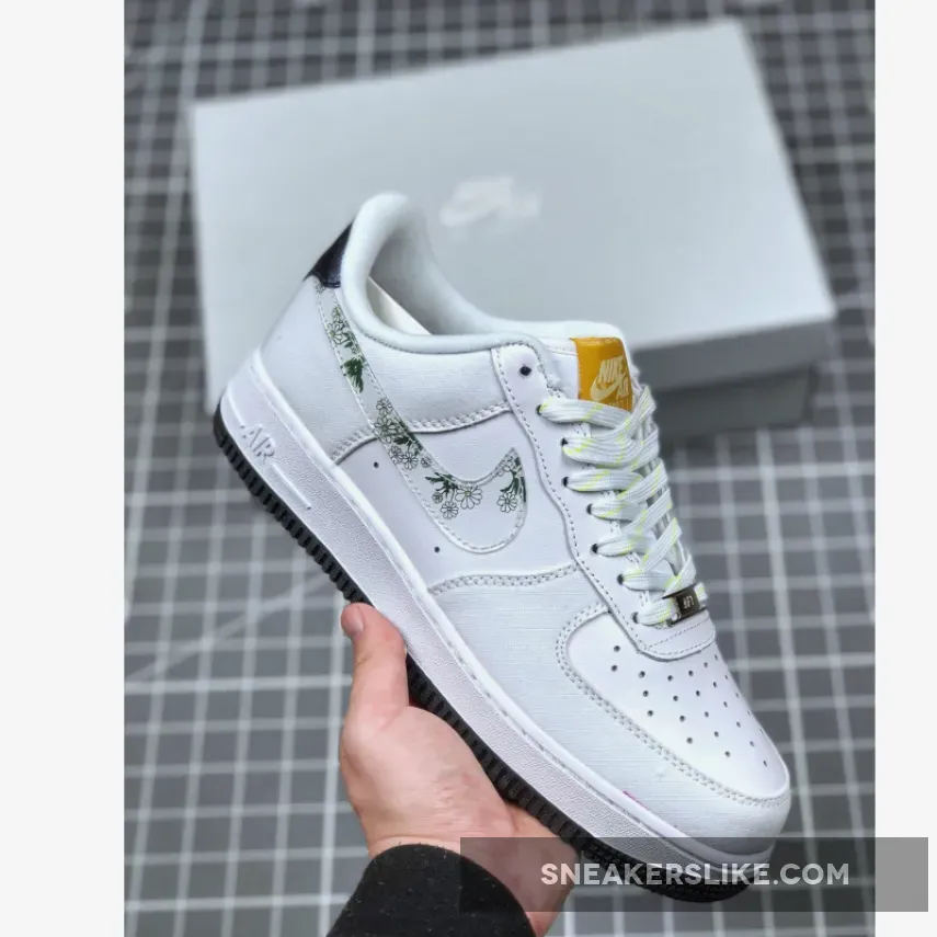 Nike Air Force 1 Daisy Pack CW5859-100 / nike daisy shoes
