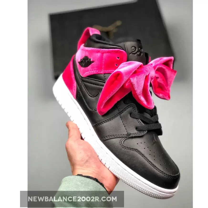 Air Jordan 1 Mid Bow Black/Noble Red
