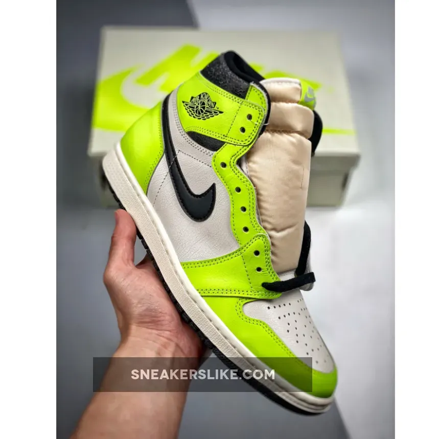 Air Jordan 1 High OG 'Visionaire' Volt/Black-Sail 555088-702 / jordan retro 1 visionaire