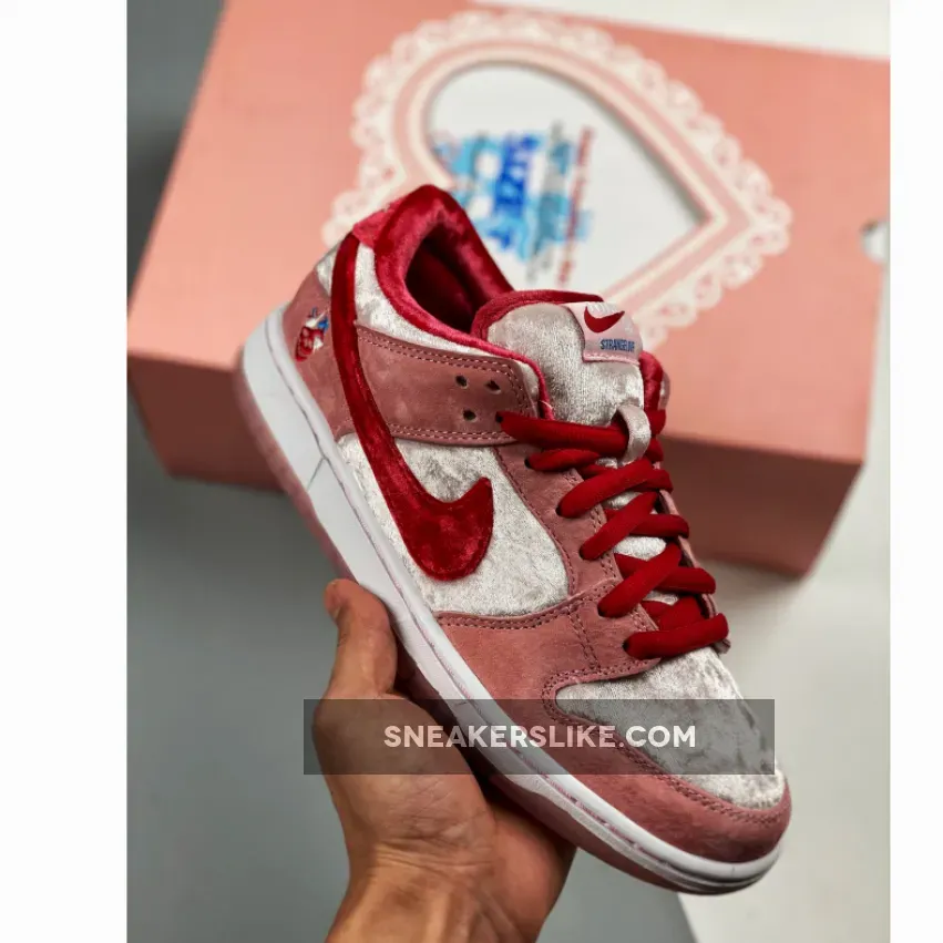 StrangeLove x Nike SB Dunk Low 'Valentine's Day' CT2552-800 / heart dunks nike StrangeLove x Nike SB Dunk Low 'Valentine's Day' CT2552-800 / heart dunks nike