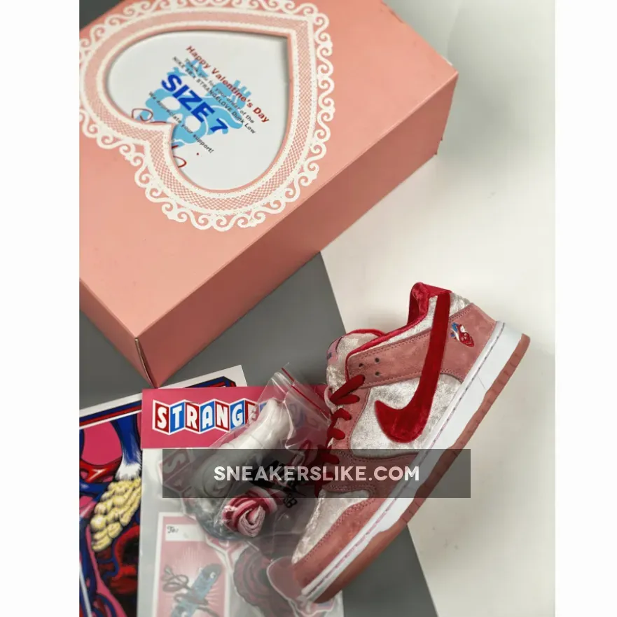 StrangeLove x Nike SB Dunk Low 'Valentine's Day' CT2552-800 / heart dunks nike