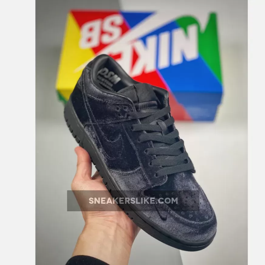 Dover Street Market x Nike Dunk Low Triple Black DH2686-002 / dsm dunks