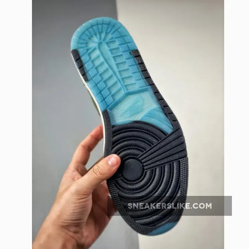 Air Jordan 1 Element Gore-Tex Black/Sky J Light Olive Air Jordan 1 Element Gore-Tex Black/Sky J Light Olive