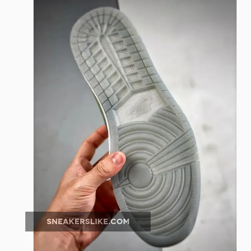 Air Jordan 1 Low "CNY" Sail/Metallic Gold Grain-Oil Green Air Jordan 1 Low "CNY" Sail/Metallic Gold Grain-Oil Green