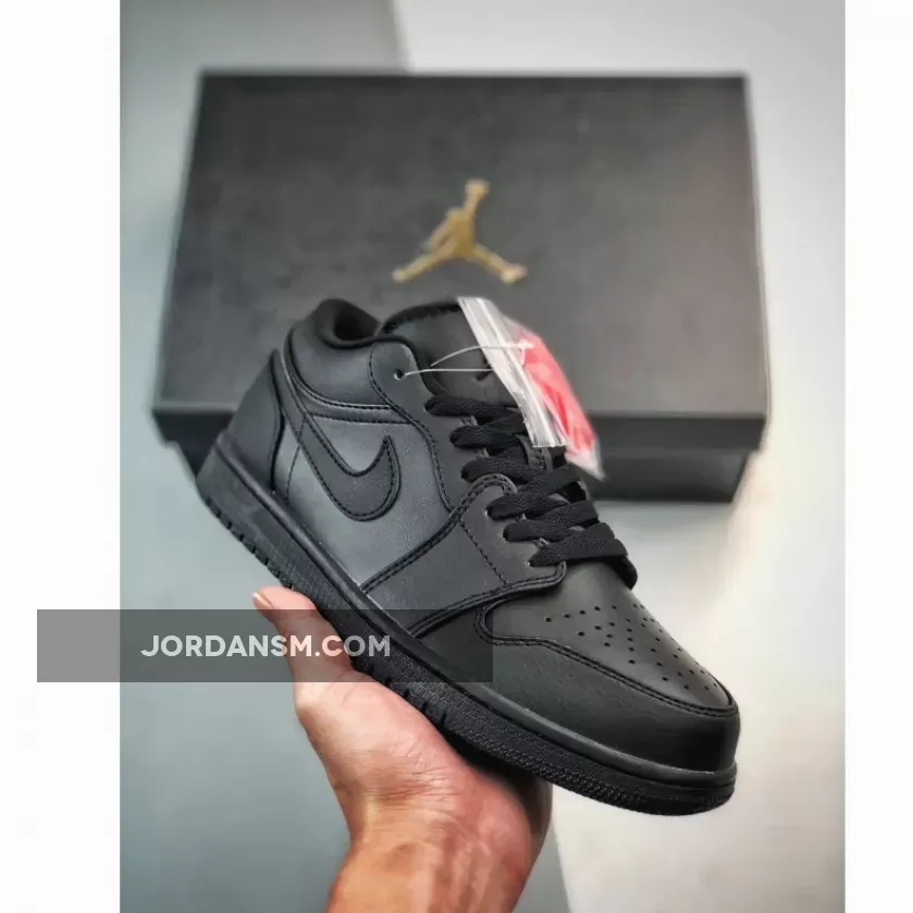 Air Jordan 1 Low ‘Triple Black’