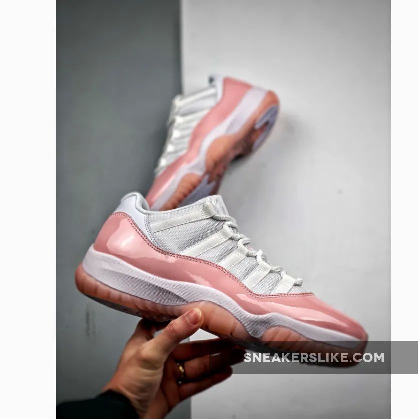 Air Jordan 11 Low Legend Pink