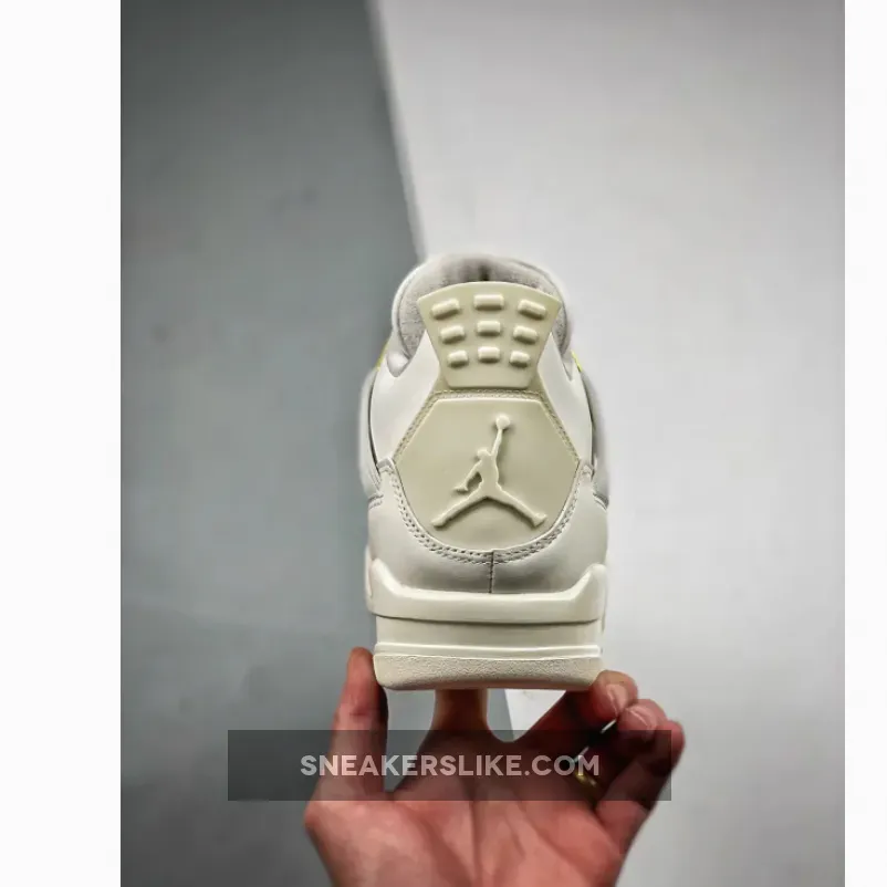 Air Jordan 4 Sail/Metallic Gold-Black Air Jordan 4 Sail/Metallic Gold-Black