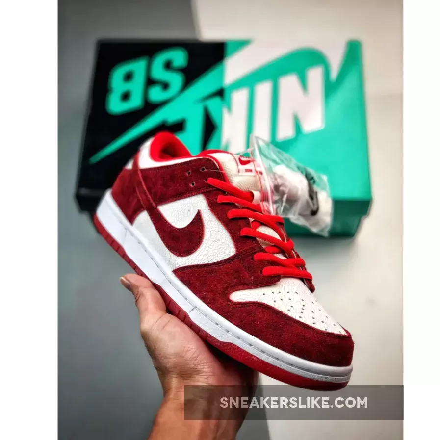 Nike SB Dunk Low ‘Valentine’s Day’ University Red White