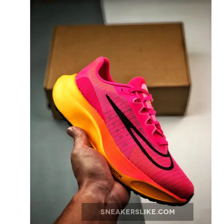 Nike Zoom Fly 5 ‘Hyper Pink Laser Orange’