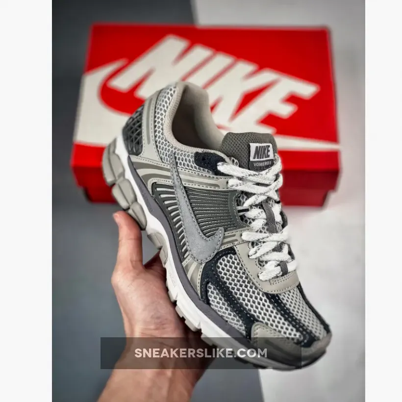 Nike Zoom Vomero 5 Grey Beige
