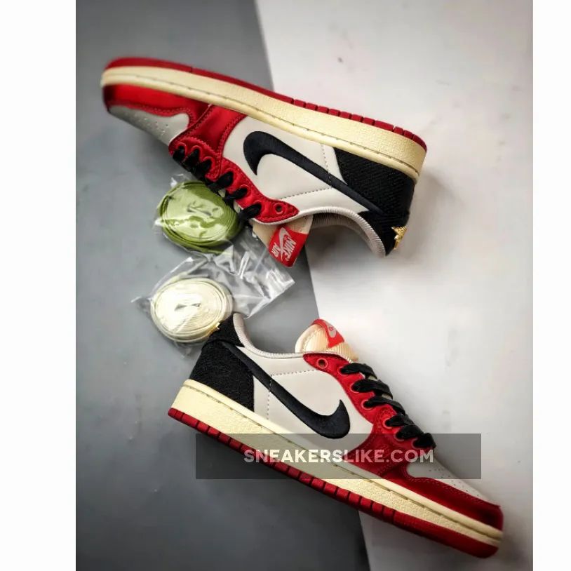 Trophy Room x Air Jordan 1 Low OG "Away" Sail/Black-Varsity Red-Muslin Trophy Room x Air Jordan 1 Low OG "Away" Sail/Black-Varsity Red-Muslin