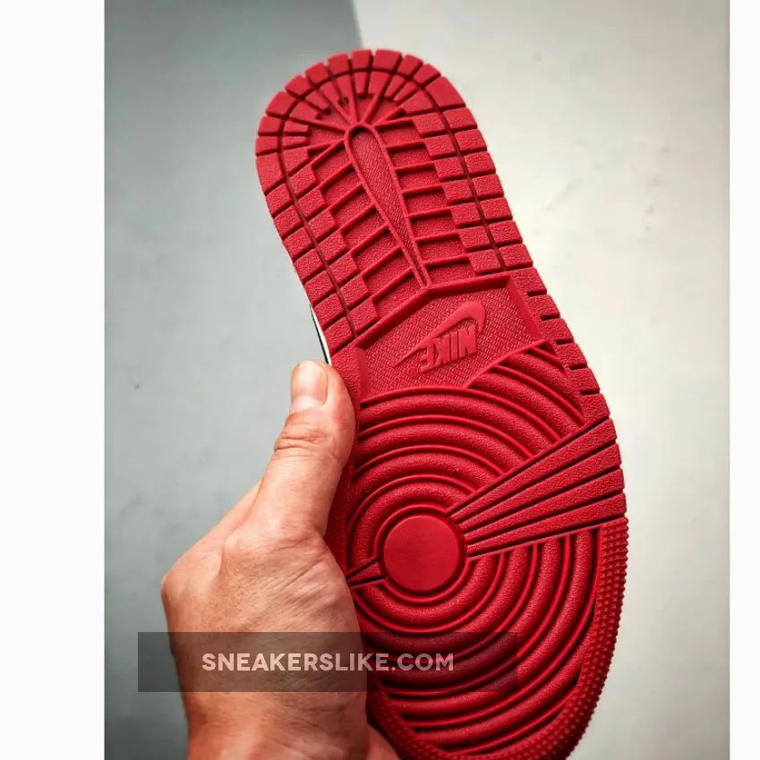 Trophy Room x Air Jordan 1 Low OG "Away" Sail/Black-Varsity Red-Muslin Trophy Room x Air Jordan 1 Low OG "Away" Sail/Black-Varsity Red-Muslin